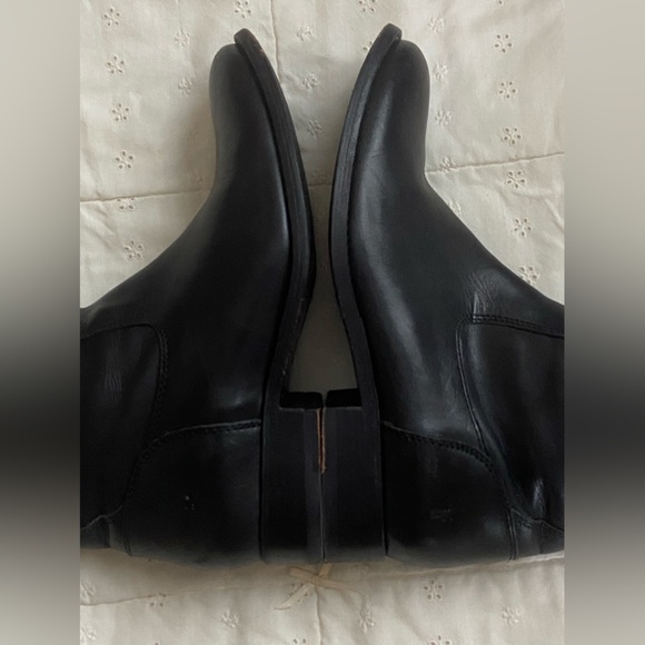 Frye Molly black leather side zip riding boot. One inch heel. - Picture 14 of 15